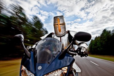 Rycerz na motocyklu autorstwa Christophe Kiciak