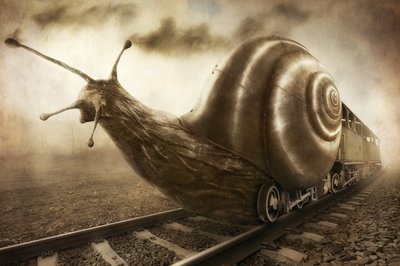Pociąg ślimakowy w stylu steampunkowym autorstwa Christophe Kiciak