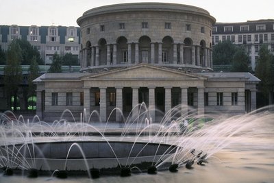 Rotunda La Villette zbudowana w 1789 roku przez Claude