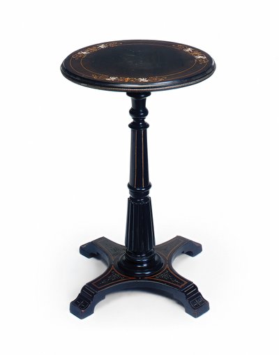 Stolik okolicznościowy w stylu wiktoriańskim, ebonized, koniec XIX wieku (drewno ebonizowane) autorstwa Collinson and Lock