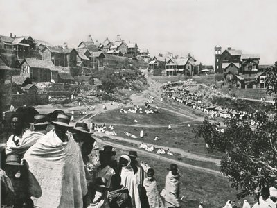 Równina Kabarów, Andohalo, Antananarywa, Madagaskar, 1895. autorstwa Colonel Stewart