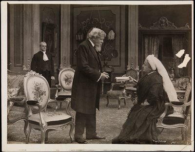 Kadr z filmu „Sześćdziesiąt lat królowa”, ok. 1914 (zdjęcie czarno-białe) autorstwa Company Byron