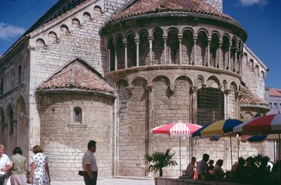 Kościół Sveti Krsevan, zbudowany w 1175 autorstwa Croatian School