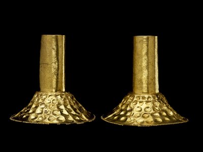 Para ozdób do uszu noszonych przez władcę lub szamana autorstwa Culture Chimu
