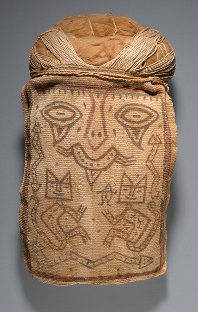 Fałszywa głowa do wiązki pogrzebowej lub maski mumii, 200-100 p.n.e. (bawełna i pigmenty) autorstwa Culture Paracas
