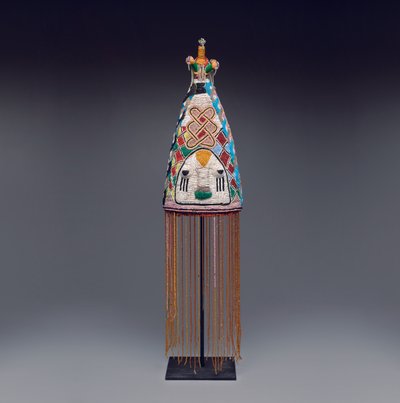 Korona królewska (ade), koniec XIX do początku XX wieku (paciorki szklane, płótno, wyroby koszykarskie i włókno) autorstwa Yoruba Culture