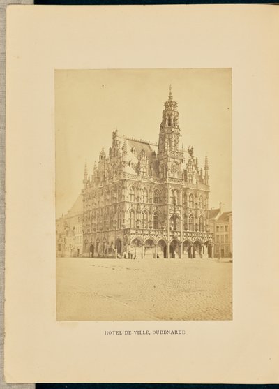 Hotel de ville, Oudenarde autorstwa Cundall and Fleming