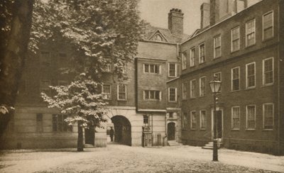 „Buk Cichego Drugiego Dworu w Staple Inn w Holborn”, ok. 1935. autorstwa Cyril Ellis