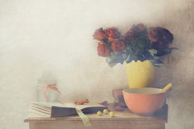 Martwa natura z motywem „Vintage Rose” autorstwa Delphine Devos