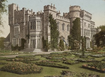 Zamek Hawarden, ok. 1900 (odbitka fotomechaniczna) autorstwa Detroit Publishing Co.