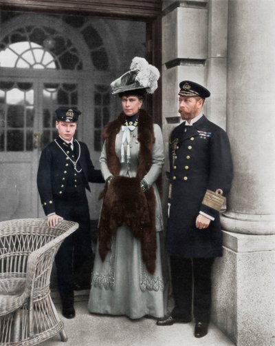 „Nasz król marynarz, jego małżonka i dziedzic tronu marynarzy”, 1910 autorstwa Dinham