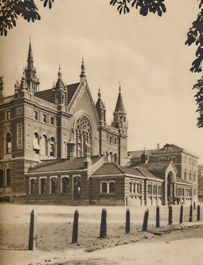 Middle Block and Senior School w Dulwich College, c1935. autorstwa Donald McLeish
