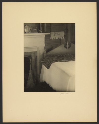 [Wnętrze domu Olive Dame Campbell, Brasstown, Karolina Północna]. autorstwa Doris Ulmann