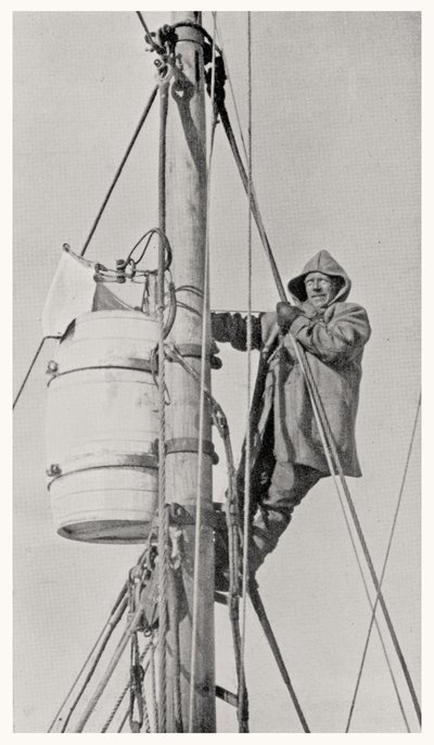 Komandor Frank Wild (1873-1939) na maszcie podczas wyprawy Endurance na Antarktydę, 1914-1916 autorstwa Dr. Alexander Macklin