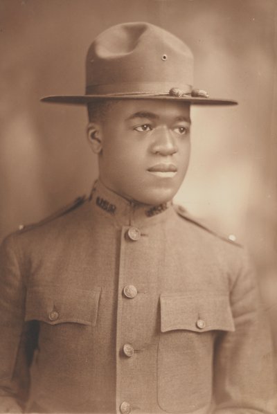 Fotograficzny portret porucznika Charlesa J. Blackwooda, 1914-1918. autorstwa Duce and McClymonds