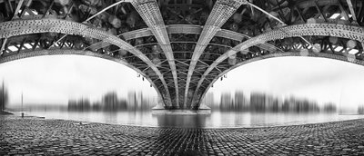 Odbicie na stalowym moście autorstwa EM-Photographies
