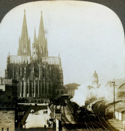 Katedra w Kolonii z mostu kolejowego, Kolonia, Niemcy. autorstwa E. W. Kelley