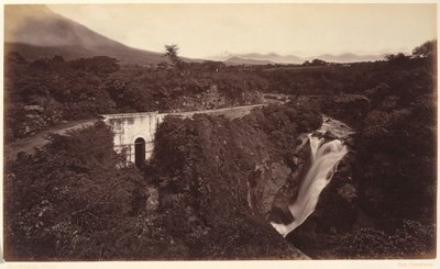 Wodospad Michatoya - Palin, Gwatemala autorstwa Eadweard Muybridge