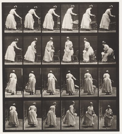 Talerz 243. Umieszczanie krzesła, siedzenie i flirtowanie z wachlarzem autorstwa Eadweard Muybridge