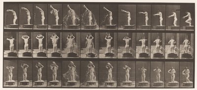 Talerz 409. Misa do nalewania wody nad głową autorstwa Eadweard Muybridge