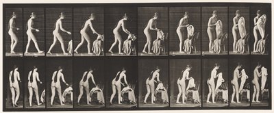 Talerz 415. Toaleta, przygotowanie do zakładania ubrań autorstwa Eadweard Muybridge