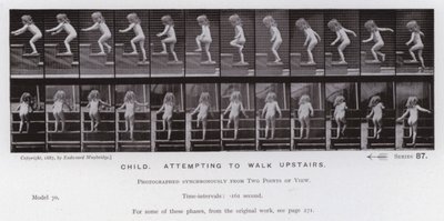 Postać ludzka w ruchu: dziecko, próbujące wejść na górę (zdjęcie czarno-białe) autorstwa Eadweard Muybridge