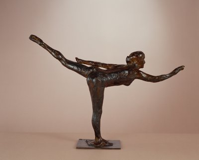 Tancerka: arabeska na prawej nodze, lewa ręka w jednej linii autorstwa Edgar Degas