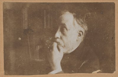 [Autoportret w bibliotece (ręka na brodzie)] autorstwa Edgar Degas