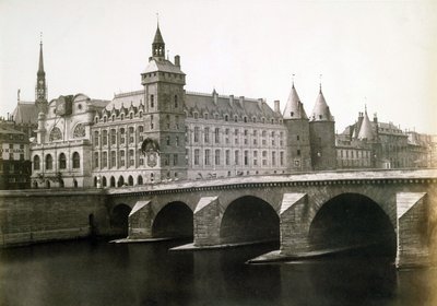 Conciergerie i pont au Change, ok. 1854 r. (zdjęcie) autorstwa Edouard Denis Baldus