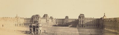 [Panoramiczny widok na Luwr, Cour Napoléon i Carrousel z Tuileries]. autorstwa Édouard Baldus