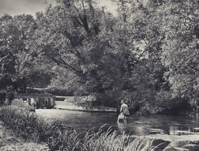 Poniżej młyna, niedaleko Andover (zdjęcie czarno-białe) autorstwa Edward Alfred Barton