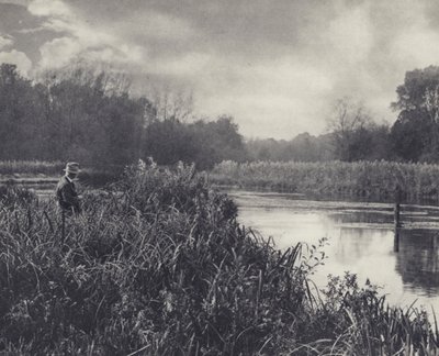 The Shallows at Leckford on the Test (zdjęcie czarno-białe) autorstwa Edward Alfred Barton