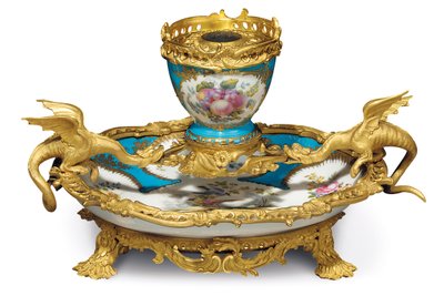 Turkusowy enkoder w stylu Wilhelma IV Sevresa, porcelana prawdopodobnie XVIII w., ormolu ok. 1835-40 autorstwa Edward Holmes Baldock