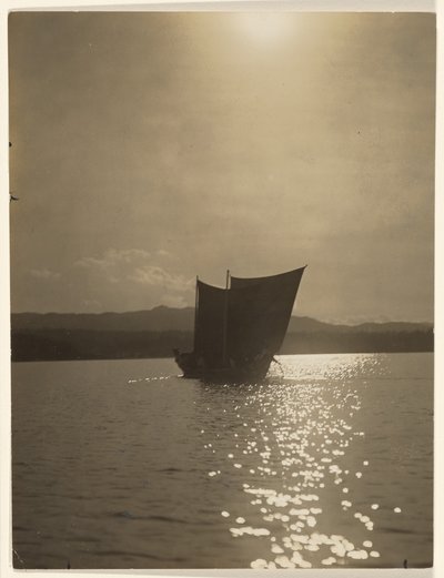 [W szarym świetle świtu wojownicy z plemienia Yaklus odwrócili się] autorstwa Edward S. Curtis