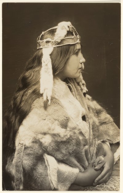 Naida, dumna księżniczka autorstwa Edward S. Curtis