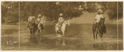 [Jeźdźcy nad strumieniem] autorstwa Edward S. Curtis