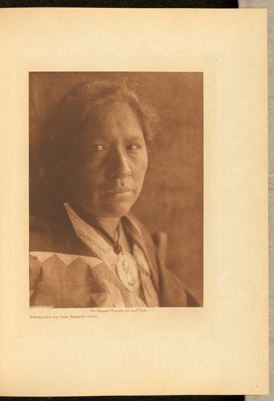 Stojąc na ziemi - Oto autorstwa Edward S. Curtis