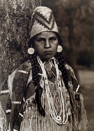 Indianin z Ameryki: Portret dziewczynki Umatilla autorstwa Edward Sheriff Curtis