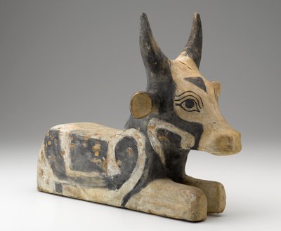 Leżący byk, 305-30 pne (drewno z zaprawą i farbą) autorstwa Egyptian