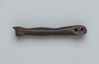 Mała ręka z posągu (drewno) autorstwa Egyptian