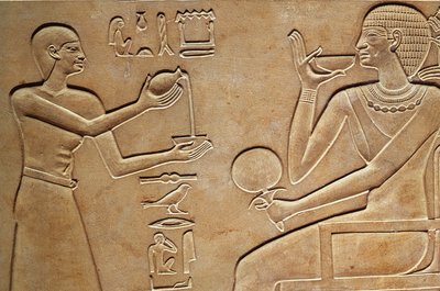 Królowa Kawit w swojej toalecie, z sarkofagu królowej Kawit, znaleziona w Deir el-Bahri, Państwo Środka, ok. 2061-2010 pne autorstwa Egyptian 11th Dynasty