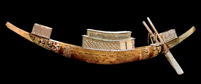 Starożytność egipska: łódź królewska: reprezentuje podróż zmarłych do innego świata. Rzeźba w drewnie z grobowca All-Ankh-Amon (Tutanchamona lub Tutanchamona), dolina królów, Egipt. 1375-1358 pne. Muzeum Egipskie, Kair, Egipt - Egipskie Antyki autorstwa Egyptian 18th Dynasty