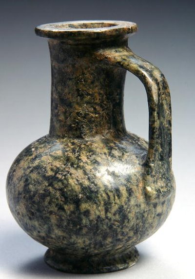 Dzban, Nowe Królestwo, c.1479-1353 pne (zielona serpentyna) autorstwa Egyptian 18th Dynasty