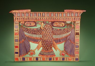 Pylon pektorał ozdobiony sępem z Górnego Egiptu, z grobowca Tutanchamona (ok. 1370-52 pne) Nowe Królestwo (złoty cloisonne inkrustowany pastą szklaną) autorstwa Egyptian 18th Dynasty