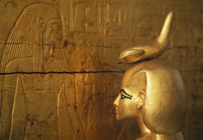 Posąg Selkisa lub Serketa chroniący skrzynię ze słojami kanopskimi, Skarbiec Tutanchamona autorstwa Egyptian 18th Dynasty