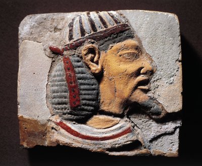 Fragment dekoracji, majolika z głową syryjskiego więźnia semickiego autorstwa Egyptian 19th Dynasty