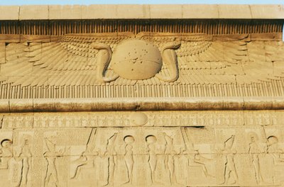 Relief, południowy portal ptolemejski, świątynia Amona, kompleks świątynny w Karnaku (lista światowego dziedzictwa UNESCO) autorstwa Egyptian 19th Dynasty
