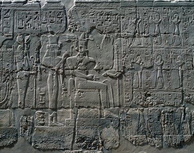 Sceny składania ofiar bogom, relief, wewnętrzne ściany Wielkiej Sali Hypostylowej, kompleks świątynny w Karnaku (lista światowego dziedzictwa UNESCO) autorstwa Egyptian 19th Dynasty