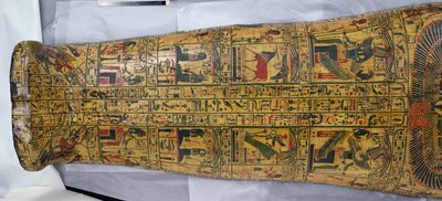 Fragment okładki mumii Nesyamona, prawdopodobnie znalezionej w Deir El-Bahri, Nowe Królestwo, ok. 1100 pne (malowane drewno) autorstwa Egyptian 20th Dynasty