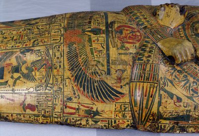 Fragment zewnętrznej pokrywy trumny mumii Nesyamona, prawdopodobnie znalezionej w Deir El-Bahri, Nowe Królestwo, ok. 1100 pne (malowane drewno) autorstwa Egyptian 20th Dynasty